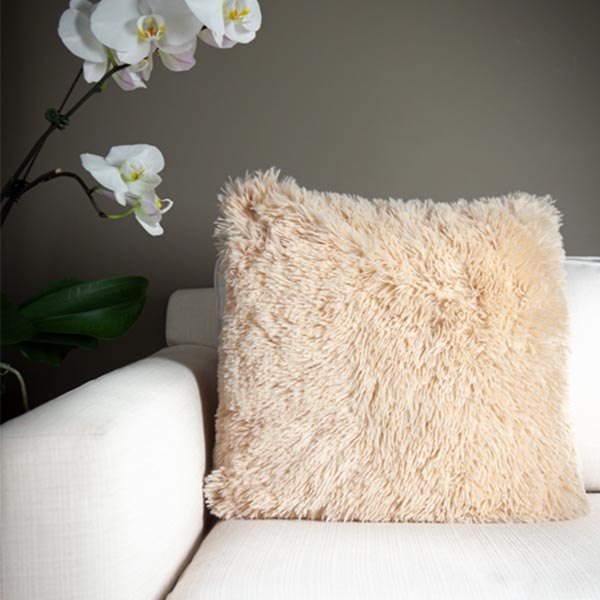 Soft and Shaggy Lurera Pillow